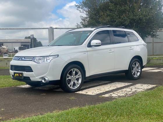 MITSUBISHI OUTLANDER 3.0 GT 4X4 V6 24V GASOLINA 4P AUTOMÁTICO